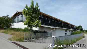 Wird Sporthalle Grabenstätt zur Unterkunft für Geflüchtete - oder droht gar Immo-Beschlagnahme?