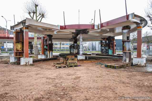 Eerste fase van aanleg voetgangers- en fietsersbrug aan Hasseltse Singel afgerond met bocht