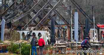 Ongeloof, verdriet, maar óók strijdbaarheid na verwoestende brand bij pannenkoekenhuis: ‘We gaan het weer opbouwen’