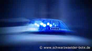 Schwerer Unfall in Schömberg: Auto kracht bei Langenbrand in einen Baum