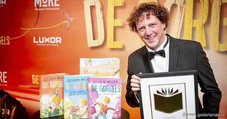 Unicum: Jochem Myjer ontvangt vier prijzen voor Gorgels-boeken