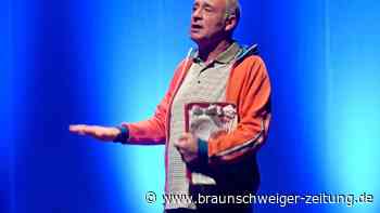 Kabarettist nimmt im Theater Wolfsburg kein Blatt vor den Mund