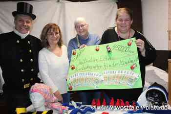 Schornsteinfeger spendet für krebskranke Kinder