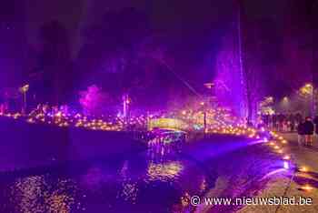 Buurtcomités en bezoekers van Lichtjes in het Park schenken dertig zakken kinderkleding