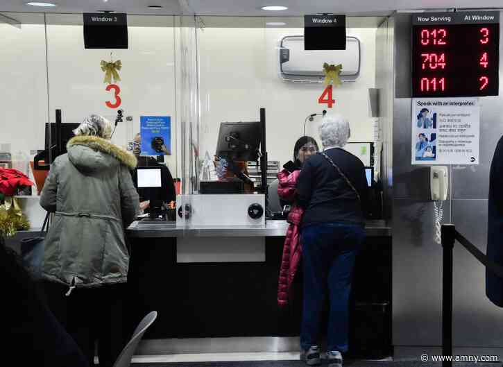 MTA’s reduced-fare OMNY program now available to seniors in NYC