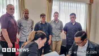 Australia says 'Bali Nine' drug smugglers have returned home