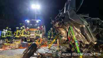 „Schwerster Unfall-Einsatz seit acht Jahren für uns“: Frontal-Zusammenstoß in Traunreut endet tödlich