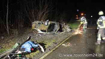 Schockierender Unfall in Westerndorf: Auto in Flammen, Aiblinger (†54) auf Fahrbahn geschleudert