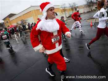 Photo Gallery: Run Santa Run