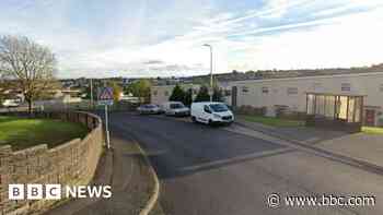 Man, 33, in hospital with stab wounds