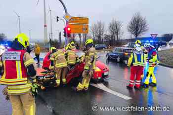 Feuerwehr muss eingeklemmte Ordensschwester aus Wrack befreien