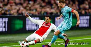 Owen Wijndal laat Ajax-publiek zien nog te kunnen voetballen, maar in hoeverre helpt het hem nog?