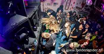 Verhuurder wil dat Gijs (60) stopt met feesten, maar daar wil hij niks van weten: ‘Doe dit tot ik dakloos ben’