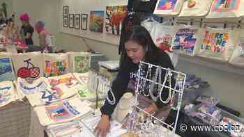 Holiday markets 'only chance' for some Winnipeg businesses to reach customers during postal strike