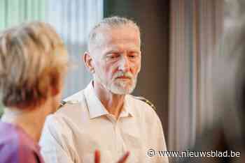 Minister en grote baas van De Lijn huldigen buschauffeur Jerko na heldendaad toen bus in panne viel