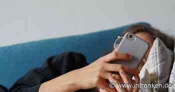 Jeder Zweite ist im Weihnachtsurlaub für Kollegen erreichbar