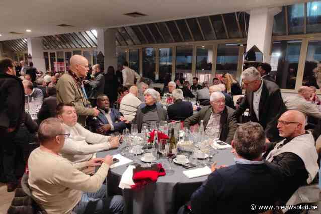 “Het is misschien de laatste keer dat ik sommigen heb teruggezien”: zestigtal ex-spelers halen herinneringen op tijdens reünie van RWDM