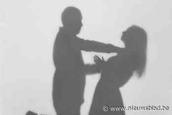 Man plaatst trackingsysteem onder auto van ex en wurgt haar tien jaar na scheiding