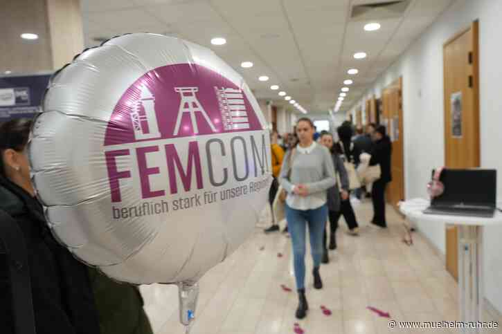 Erste FEMCOM in Mülheim: Hunderte Frauen vernetzten sich