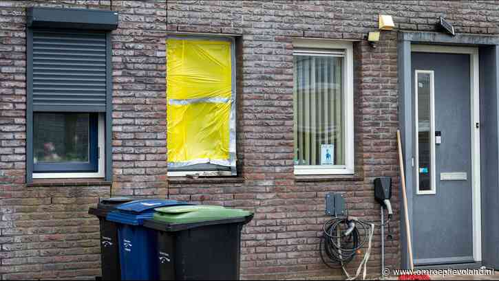 Almere - Explosie bij woning in Tussen de Vaarten, daders spoorloos