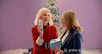 Elizabeth Banks Puts Her Unique Stamp (and Face) on Archer Roose Wine