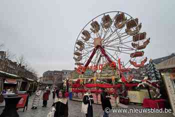 Student probeert kerstboom te stelen op kerstmarkt: “Hij vond het jammer dat er geen op zijn kot stond”