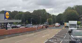 Car smashes into Bristol traffic lights