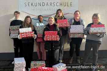 Sekundarschule Beverungen packt Weihnachtspäckchen