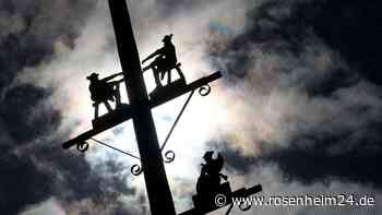 Jugendliche zünden Mann (40) bei Maibaumwache an: Gericht verhängt Haftstrafen