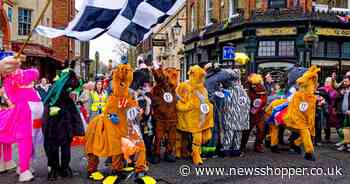 Utterly bonkers Christmas pantomime horse race trots through Greenwich