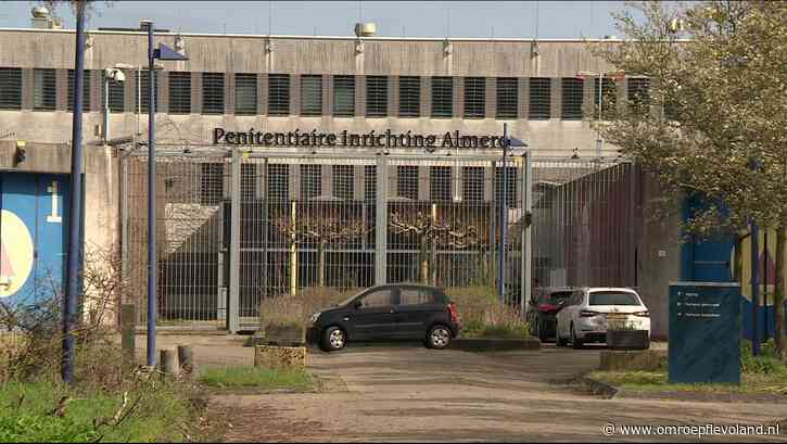 Almere - Staatssecretaris wil gevangenis Almere snel weer open