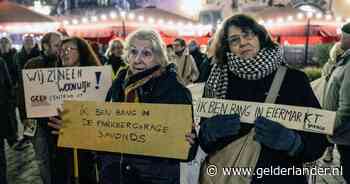Na felle kritiek en hevig protest past Nijmegen plan aan: bewoners mogen vijf jaar langer op straat parkeren