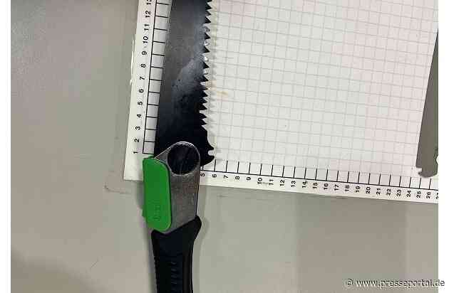 BPOL NRW: Düsseldorf Hauptbahnhof- Bundespolizisten stellen Säge sicher