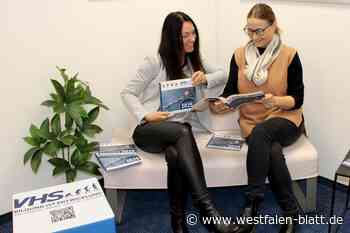 Dieses Programm bietet die Volkshochschule in 2025