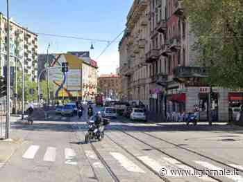 Milano, mamma e bimba in passeggino investite sulle strisce. L'autista è scappato