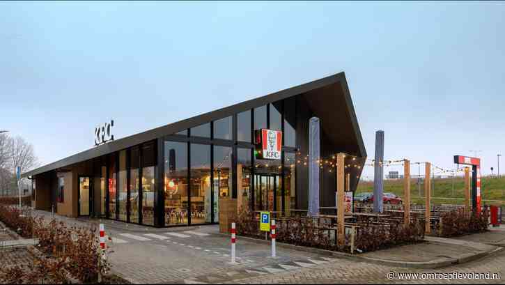 Almere - KFC-filiaal geopend op terrein afgebrand wegrestaurant 'Onderweg'