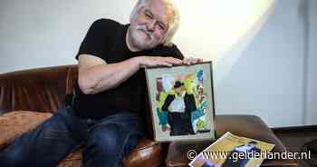 René schrikt als hij opeens een portret van zichzelf ziet in kringloopwinkel: ‘Mijn hondje staat er ook op’