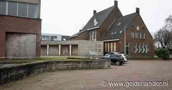 Raadsleden boos dat oude gemeentehuis verder verpaupert: ‘Ik ben wel klaar met de Albert Heijn in Didam’