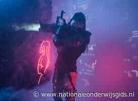 Leerlingen Huygens Lyceum halen geld op voor WensAmbulance