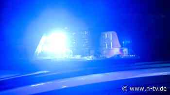 Unfall in Brandenburg: Mann will beim Reifenwechsel helfen und wird überfahren