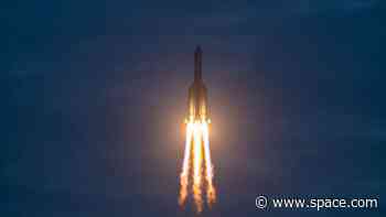 China launches 1st set of spacecraft for planned 13,000-satellite broadband constellation (photo)