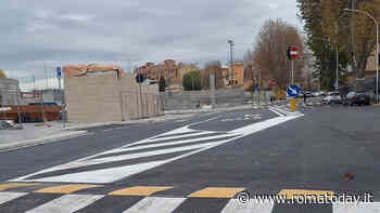 Metro C, rimossi i bandoni da via Ipponio: la strada sarà parzialmente pedonalizzata