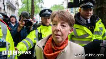 Paula Vennells laughed at on final day of Post Office inquiry