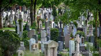 Diebstähle in Bayern: Grabschmuck im Wert von 300.000 Euro gestohlen – 97 Gräber betroffen