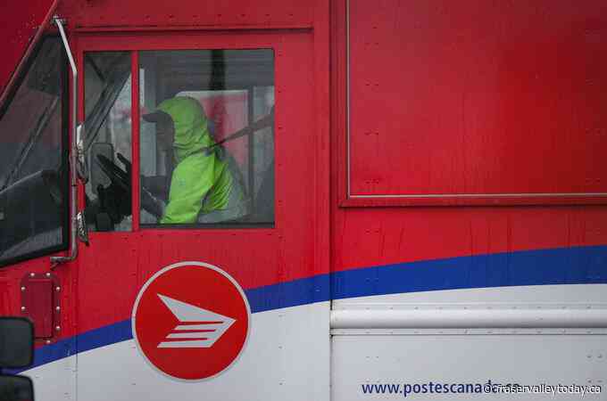 Letters to Santa will be delivered but he ‘won’t have time’ to respond: Canada Post