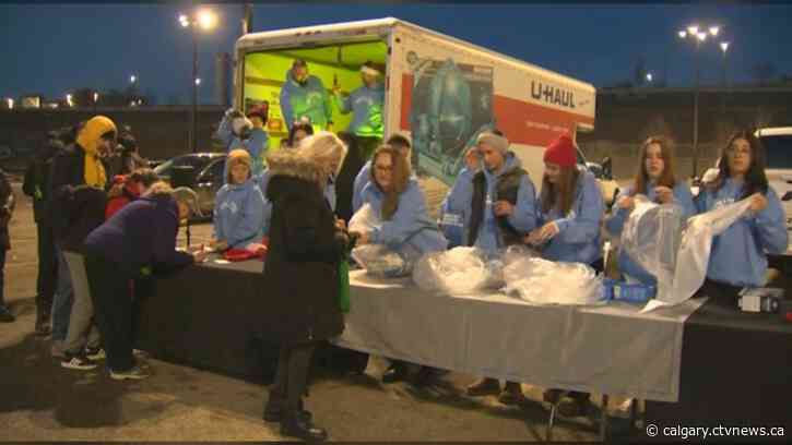 Annual turkey drive aims to feed 300 Calgary families in need this holiday season