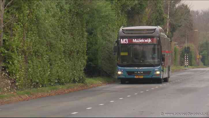 Almere - Opnieuw gesteggel over afstand tussen busbaan en tuinen van aanwonenden