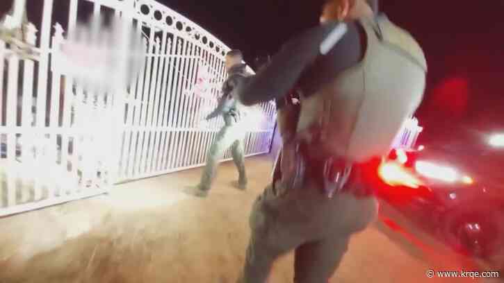 VIDEO: Deputies arrive at Belen home where teen is accused of murdering family