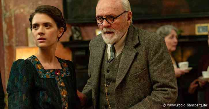Sigmund Freud und C.S. Lewis auf der Analyse-Couch