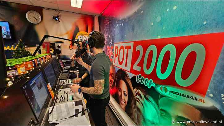 Almere - POT 2000; liedjes aanvragen en potjes groente doneren